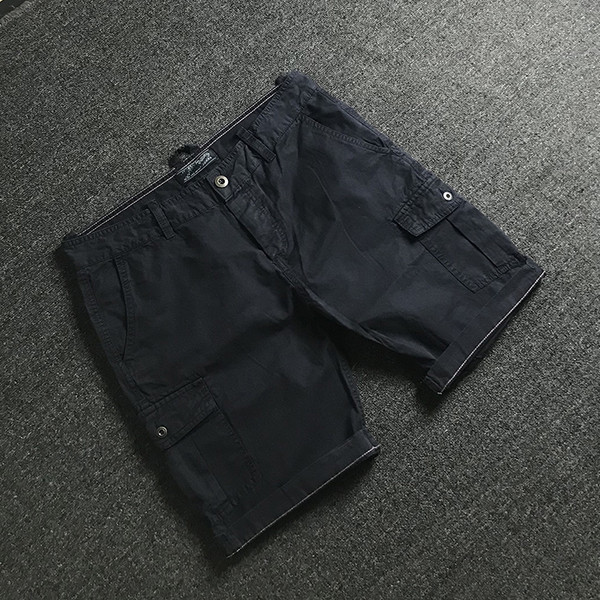 Pantaloni scurți de bărbați actuali cu buzunare în mai multe culori
