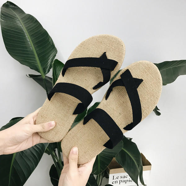 Papuci moderni pentru bărbați în negru, verde și roșu