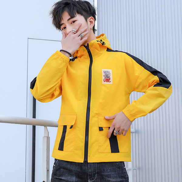 Jachetă modernă pentru bărbați, cu glugă și inscripție pe spate