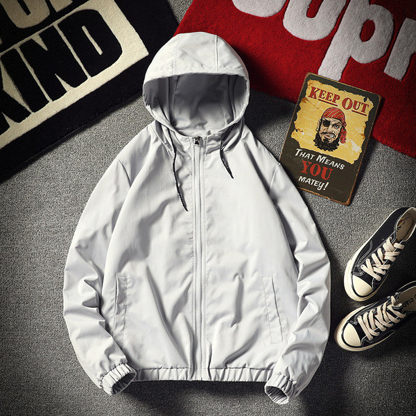 Geaca sport barbati in doua culori cu aplicatie pe spate