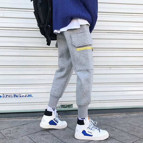 Pantaloni sport barbati cu buzunar in mai multe culori