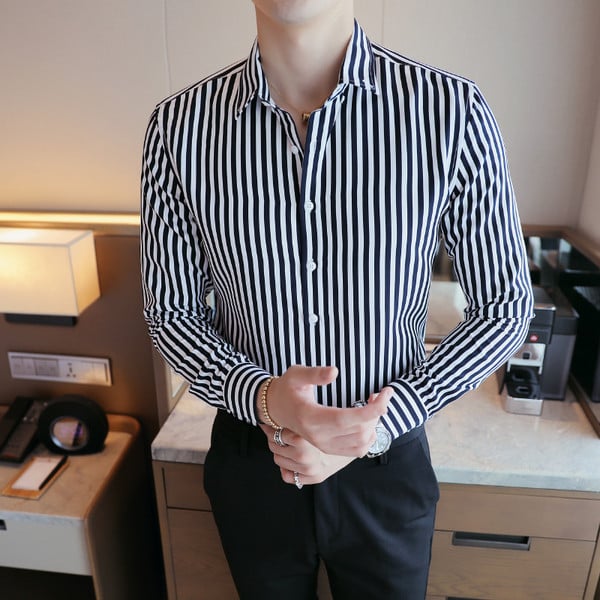Cămașă bărbătească stilată cu dungi în diferite culori