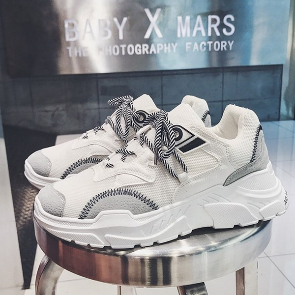 Adidasi moderni pentru barbati cu talpa inalta in negru, alb si maro