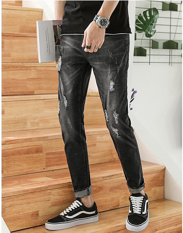 Blugi de bărbați moderni în negru cu inscripții