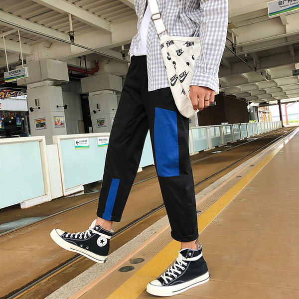 Pantaloni moderni pentru barbati in doua culori cu imprimeu color