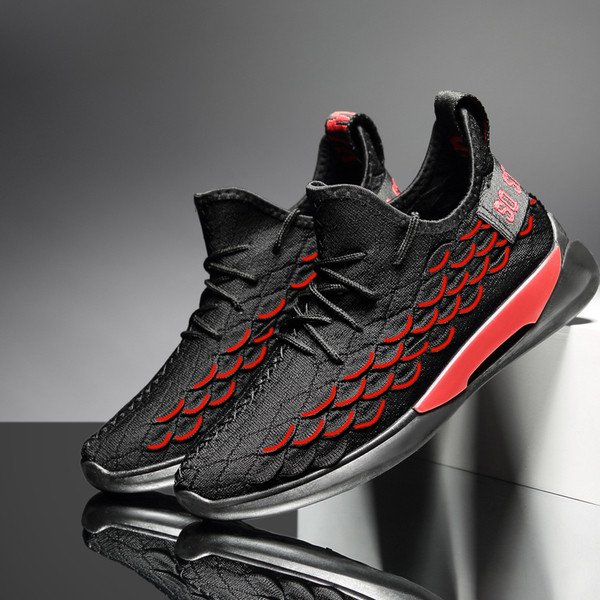 Model nou de adidași sport pentru bărbați cu inscripții în trei culori