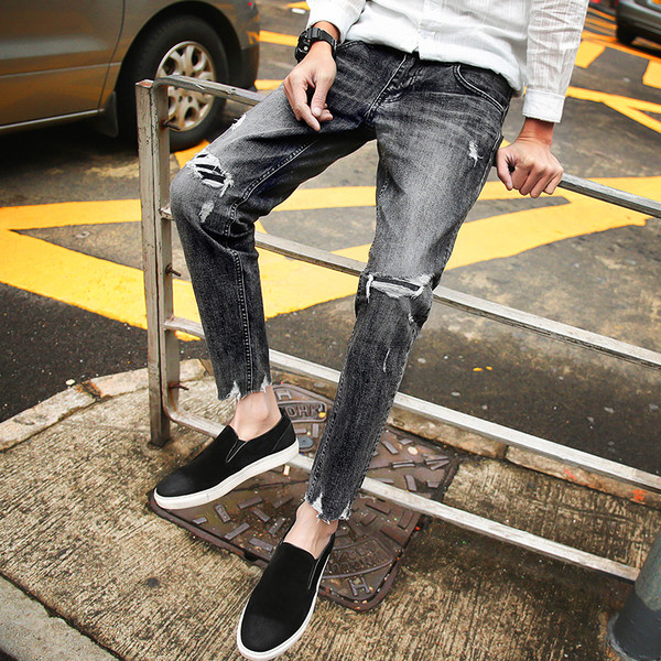 Blugi de bărbați stilați, cu buzunare și motive rupte