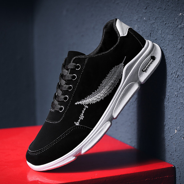 Tenisi barbati din piele intoarsa ecologica cu broderie in doua culori