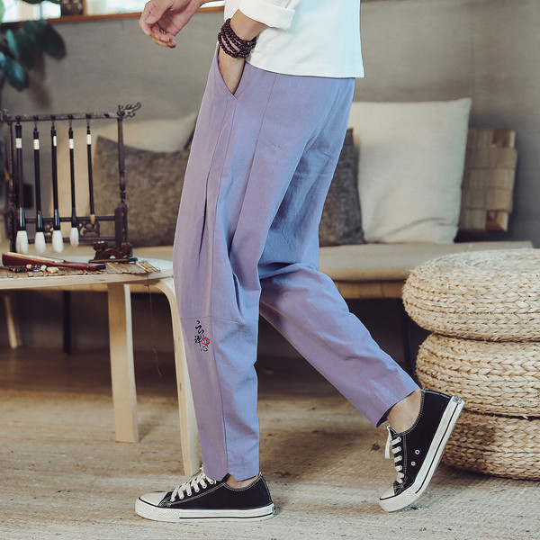 Μοντέρνα ανοιξιάτικα ανδρικά παντελόνια  σε διάφορα χρώματα με κεντήματα