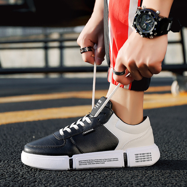 Tenisi casual barbatesti din piele ecologica cu inscriptii pe talpa in mai multe culori