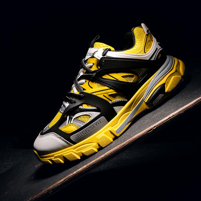 Νέο μοντέλο αθλητικά  ανδρικά πάνινα παπούτσια σε λευκό, κίτρινο και μαύρο χρώμα
