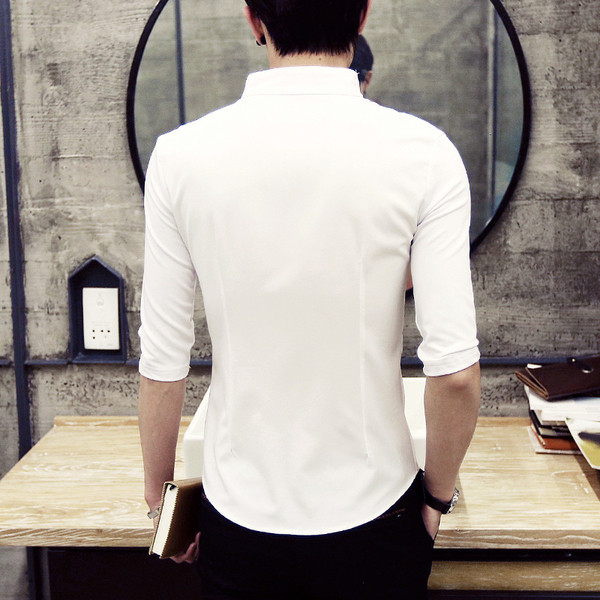 Cămașă elegantă pentru bărbați cu mâneci 3/4 în alb și negru