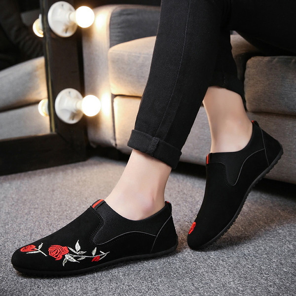 Mocasini eleganti pentru barbati cu motive florale in negru, rosu si gri