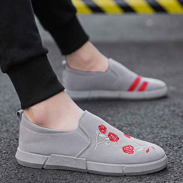 Μοντέρα ανδρικά μοκασίνια  με λουλούδι κεντήματα σε τρία χρώματα