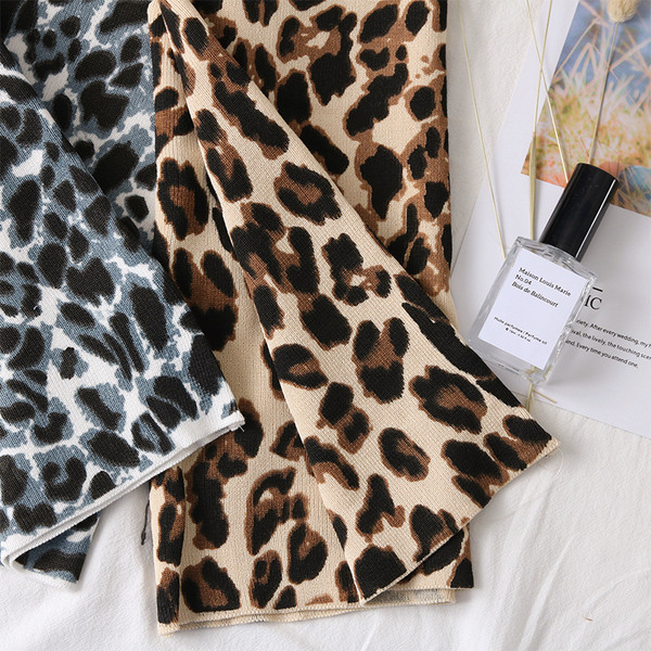 Actual maiou de damă cu bretele subțiri în două culori