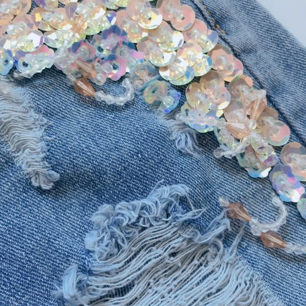 Blugi moderni de dama cu paiete si motive rupte