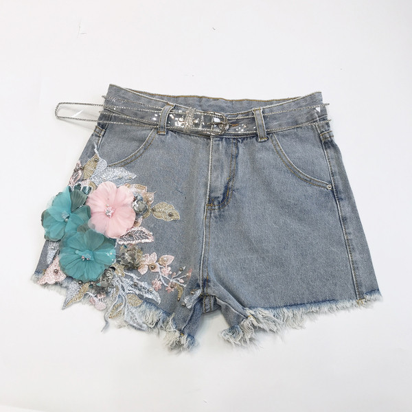 Blugi moderni de dama cu decor 3D si curea