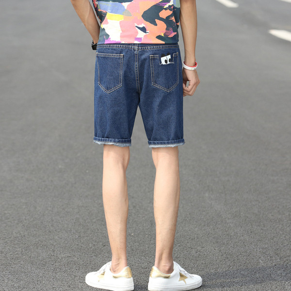 Blugi scurti casual barbatesti cu aplicatie