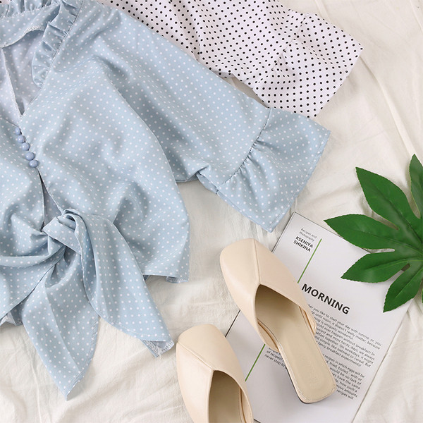 Γυναικείες κοντές μπλούζες με ντεκολτέ σε σχήμα V