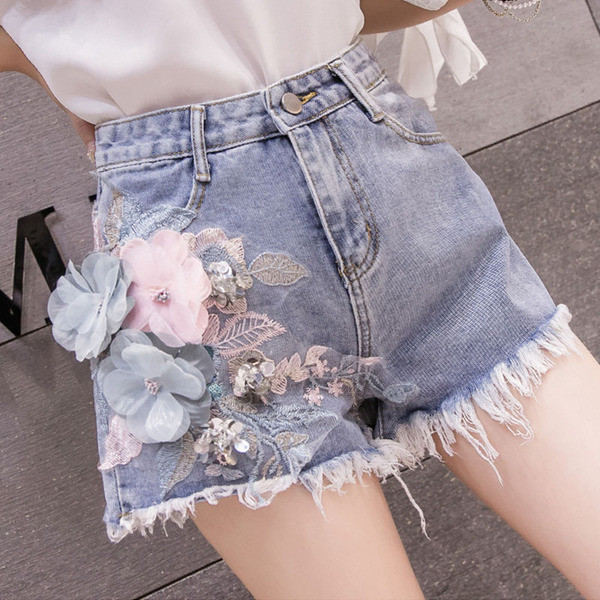 Blugi scurti moderni de dama cu element de flori 3D