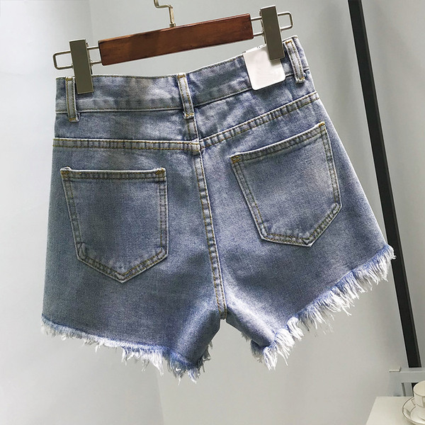 Blugi scurti eleganti cu element 3D