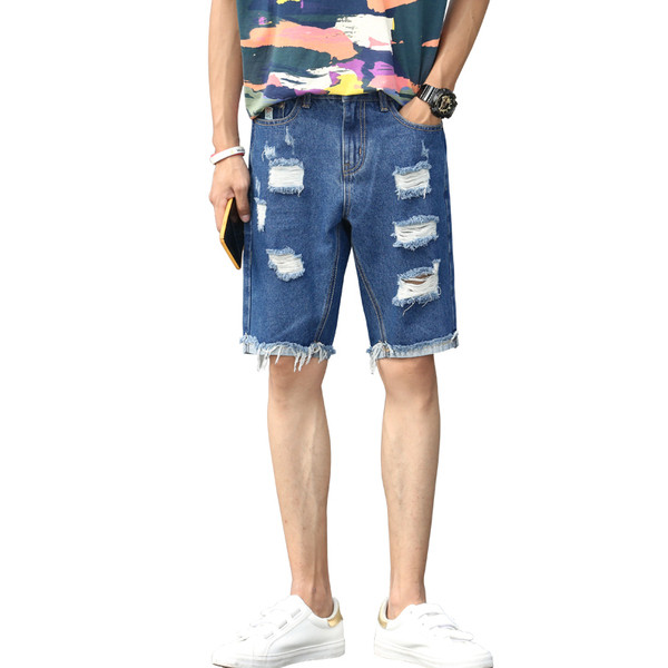 Blugi scurți de bărbați actuali în albastru cu motive rupte