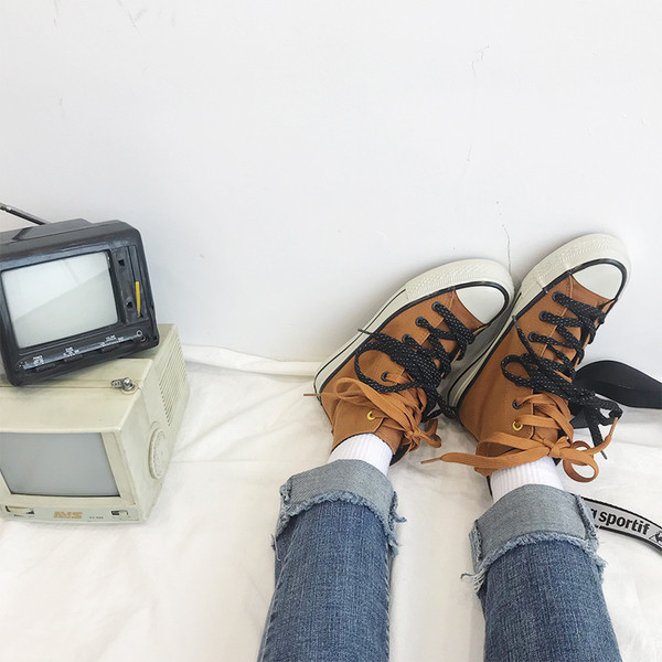 Adidasi inalti de dama de culoare maro si talpa plata