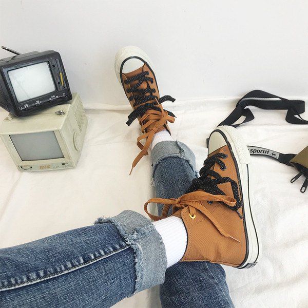 Adidasi inalti de dama de culoare maro si talpa plata