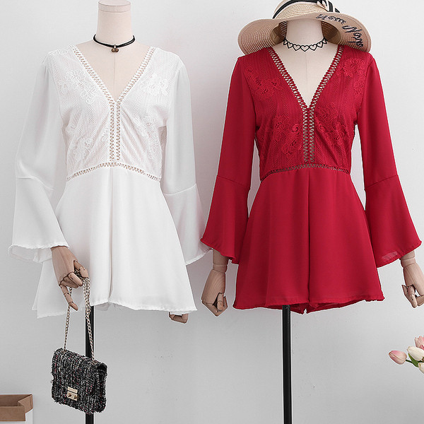 Salopetă de damă modernă cu decolteu în V și decupaje