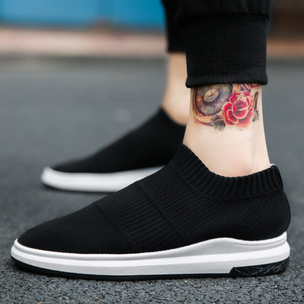 Kényelmes férfi sportcipő fekete, piros és szürke színben