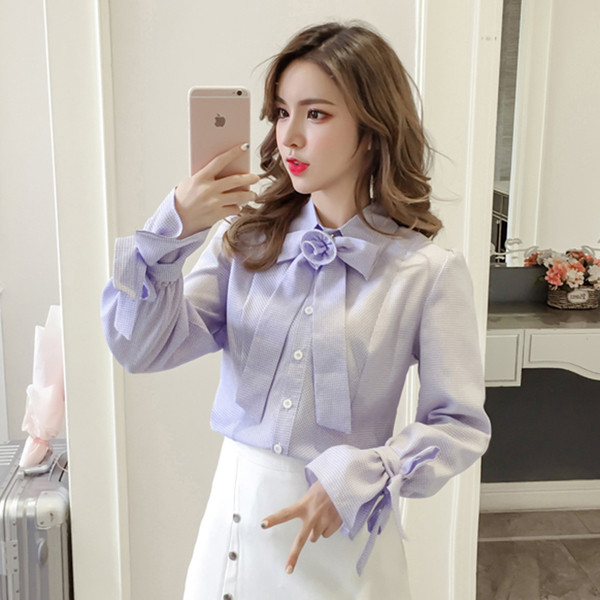 Elegáns női ing egyszínű szalaggal