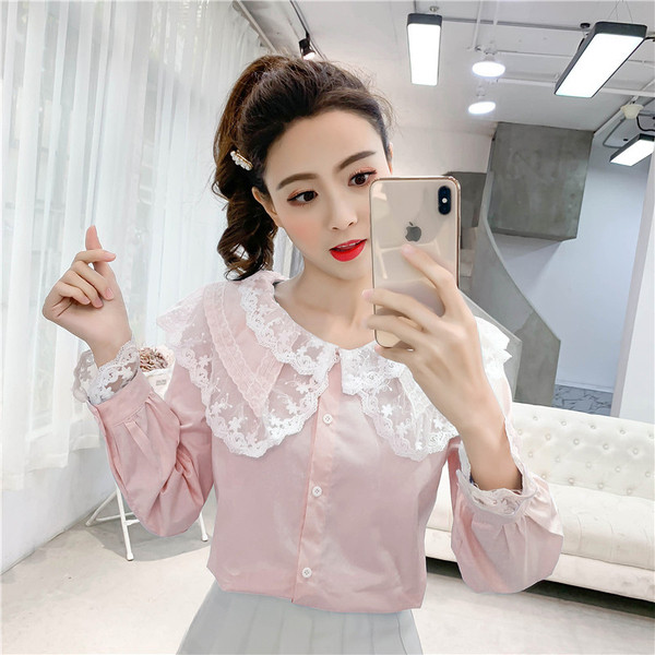 Aktuális női ing három színben, csipkével