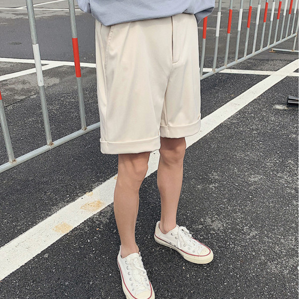 Modern férfi rövidnadrág fehér, fekete és barna színekben