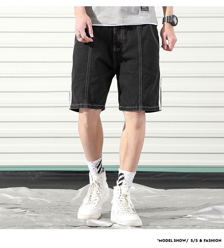 Divatos férfi rövidnadrág fekete színben