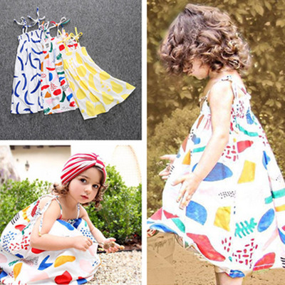 Модерна детска рокля с тънки презрамки и цветен мотив 