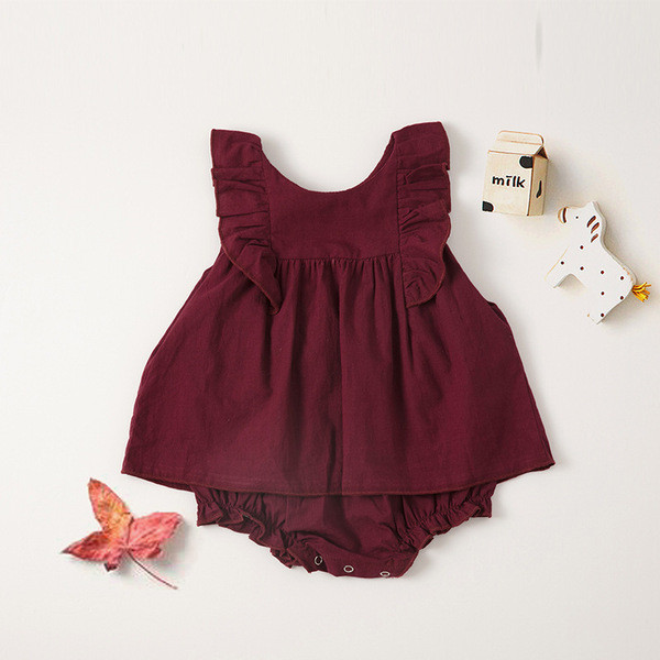 Modern gyerekruha fehér és bordó színben