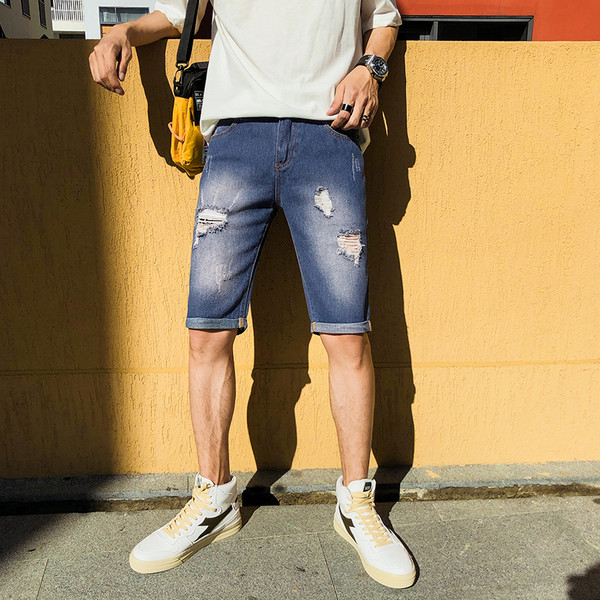 Modern férfi rövidnadrág szakadt motívummal három színben