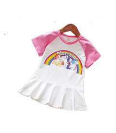 Alkalmi gyerekruha három színben, rátéttel és rövid ujjal