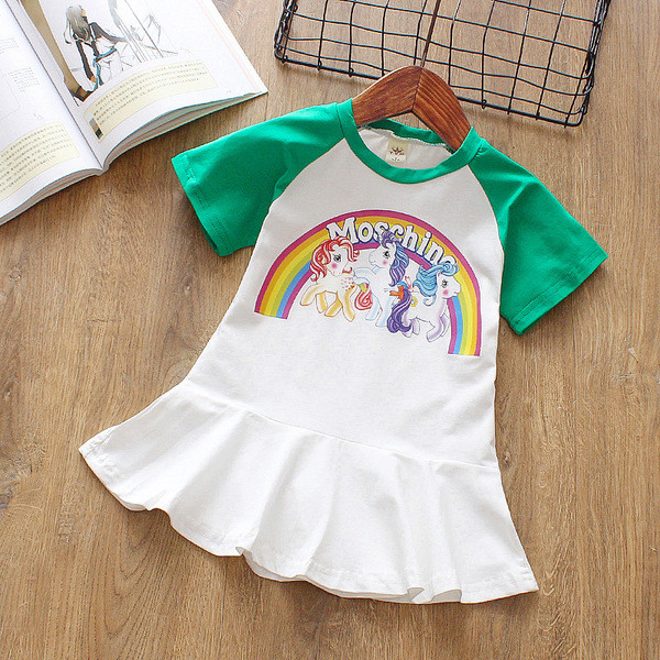 Alkalmi gyerekruha három színben, rátéttel és rövid ujjal