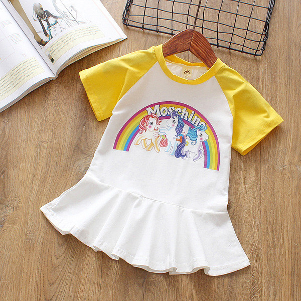 Alkalmi gyerekruha három színben, rátéttel és rövid ujjal