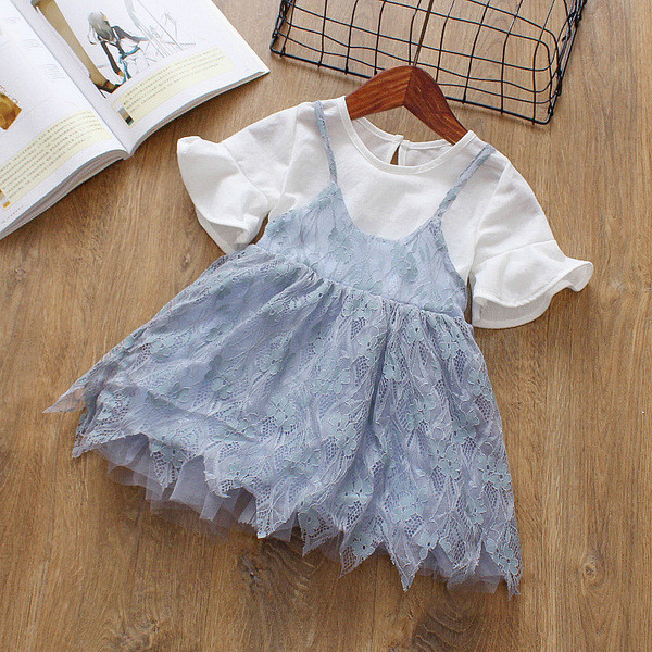 Modern gyerekruha három színben, rövid ujjal és csipkével