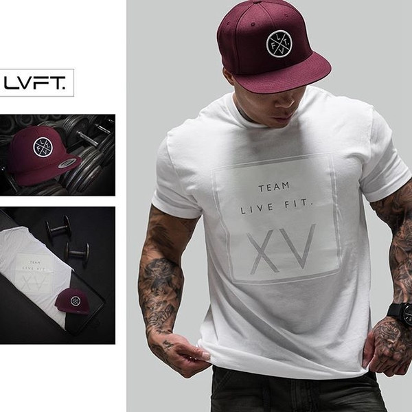 Férfi férfi póló fekete-fehér felirattal