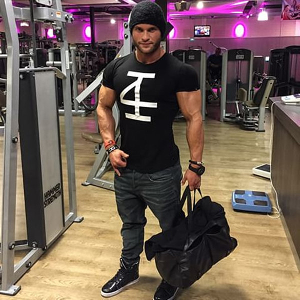 Modern férfi póló három színben, rátéttel