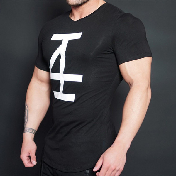 Modern férfi póló három színben, rátéttel