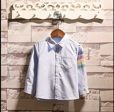 Детска модерна риза за момчета в бял и син цвят