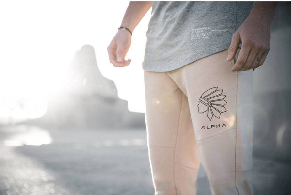 Alkalmi férfi sportnadrág rátéttel, három színben