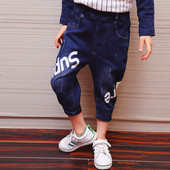 Modern gyerekfarmer fiúknak felirattal