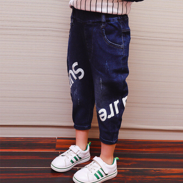 Modern gyerekfarmer fiúknak felirattal