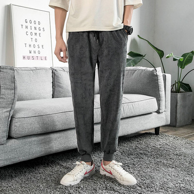 Modern férfi sportnadrág színes szegéllyel