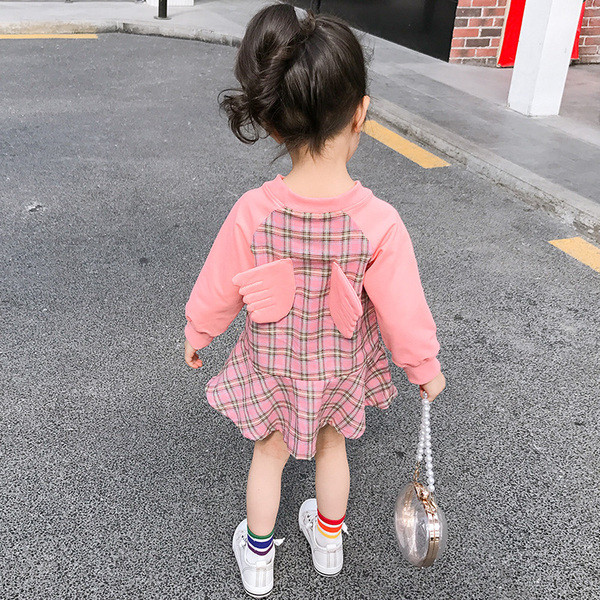 Modern gyerekruha lányoknak 3D elemmel a hátán, két modellben